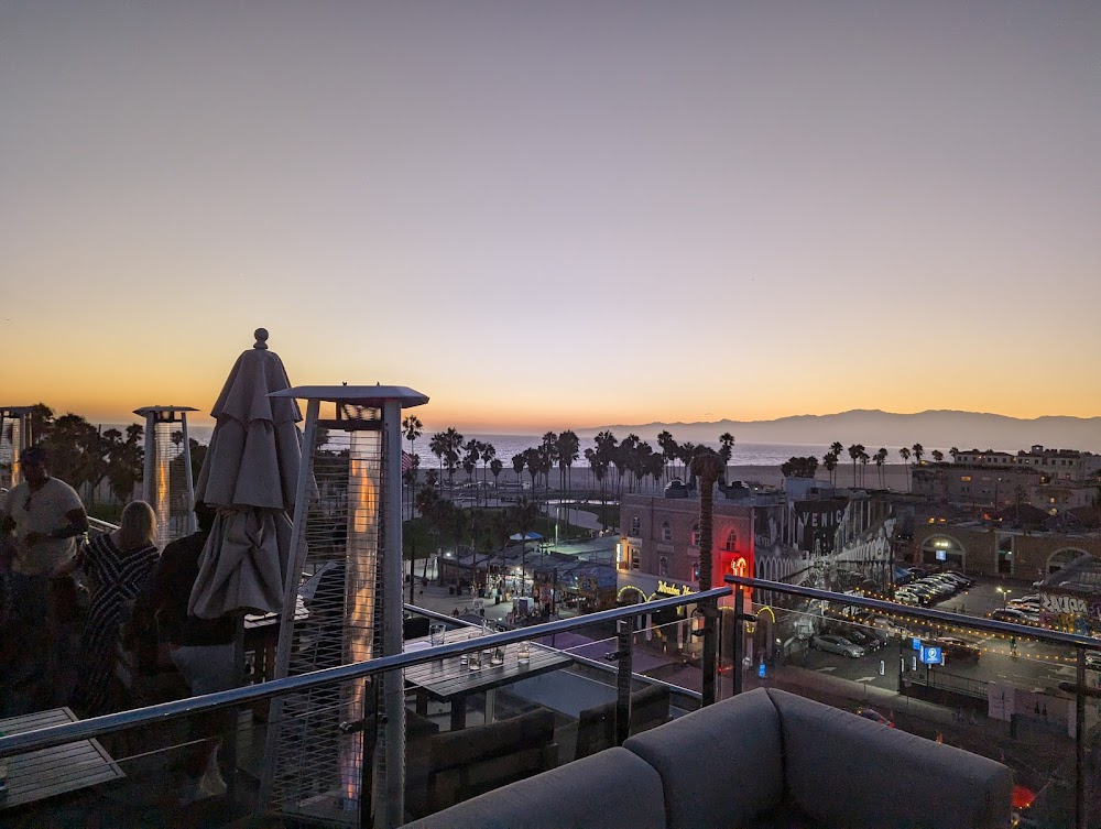 gem image High Rooftop Lounge 7