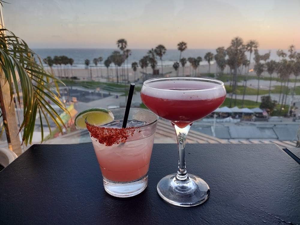 gem image High Rooftop Lounge 5