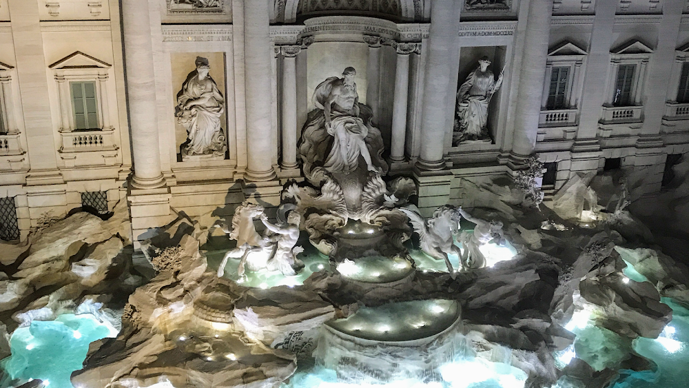 gem image The View Trevi - RoofTop Lounge 8