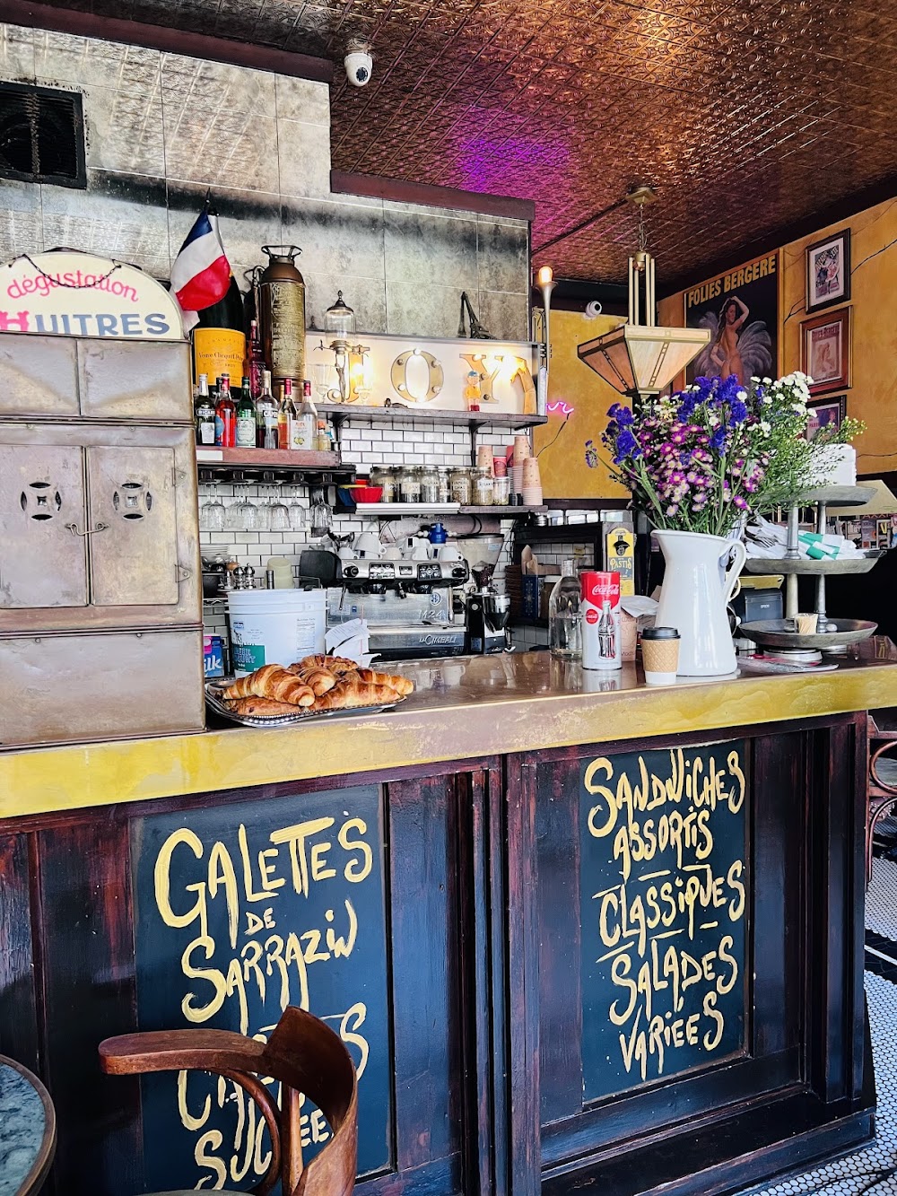 gem image À la Folie Café 9