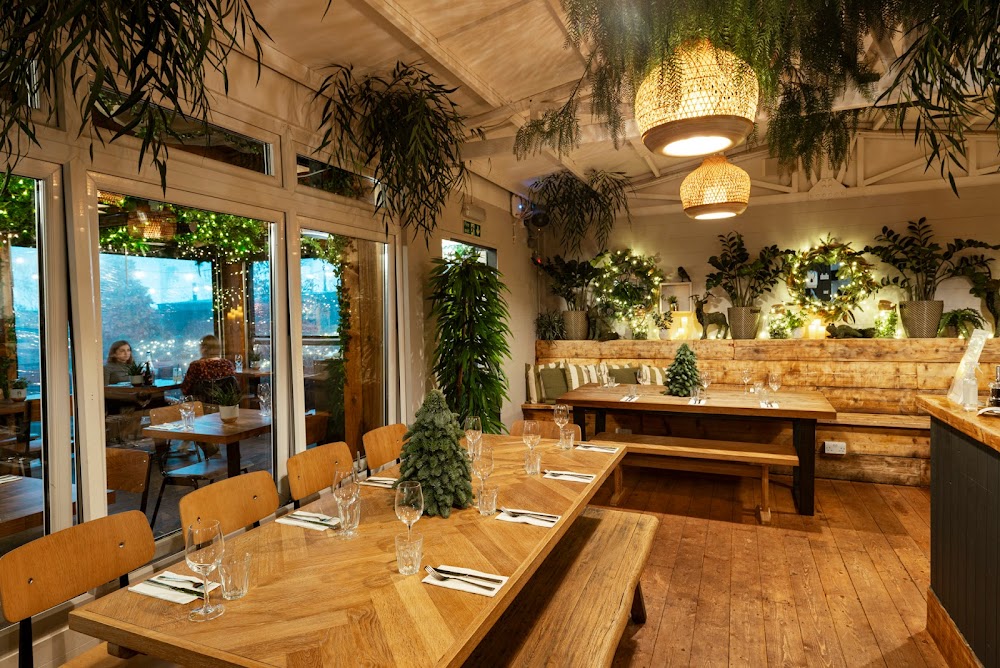 gem image Willows On The Roof - London Rooftop Restaurant & Bar 4