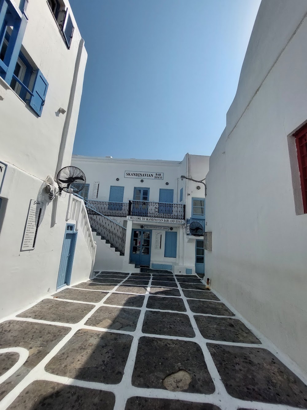 gem image Skandinavian Bar Mykonos 7