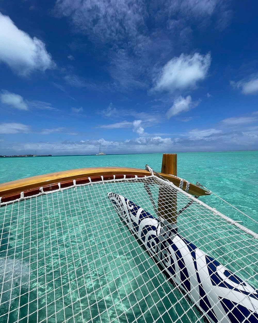 gem image Lagoon Service Bora Bora 8