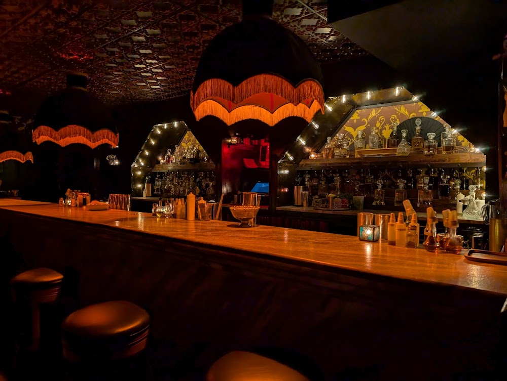 gem image Bordel | Cabaret & Cocktail Bar 8