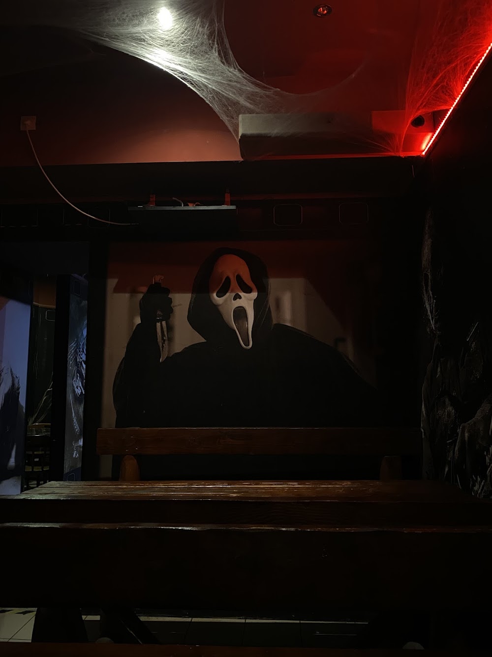 gem image ParaNoir Pub 4