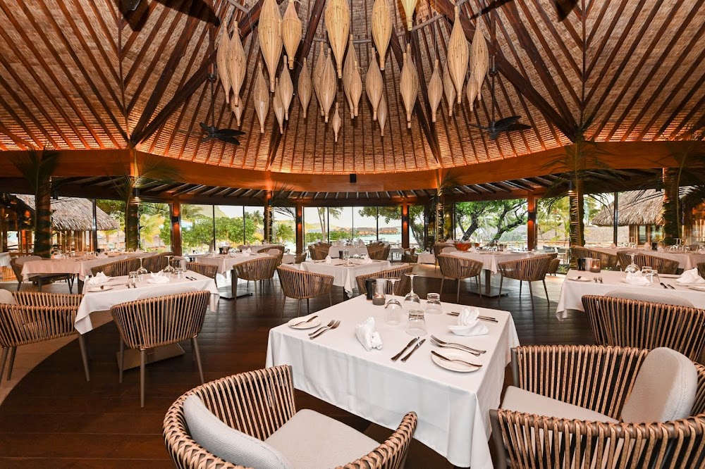 gem image Bora-Bora Pearl Beach Resort & Spa 4