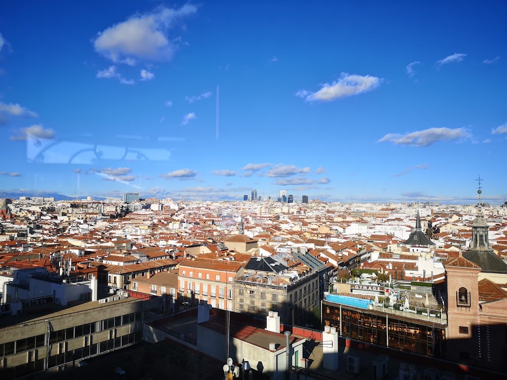 gem image Sky 44 Rooftop Terraza & Bar Madrid 7