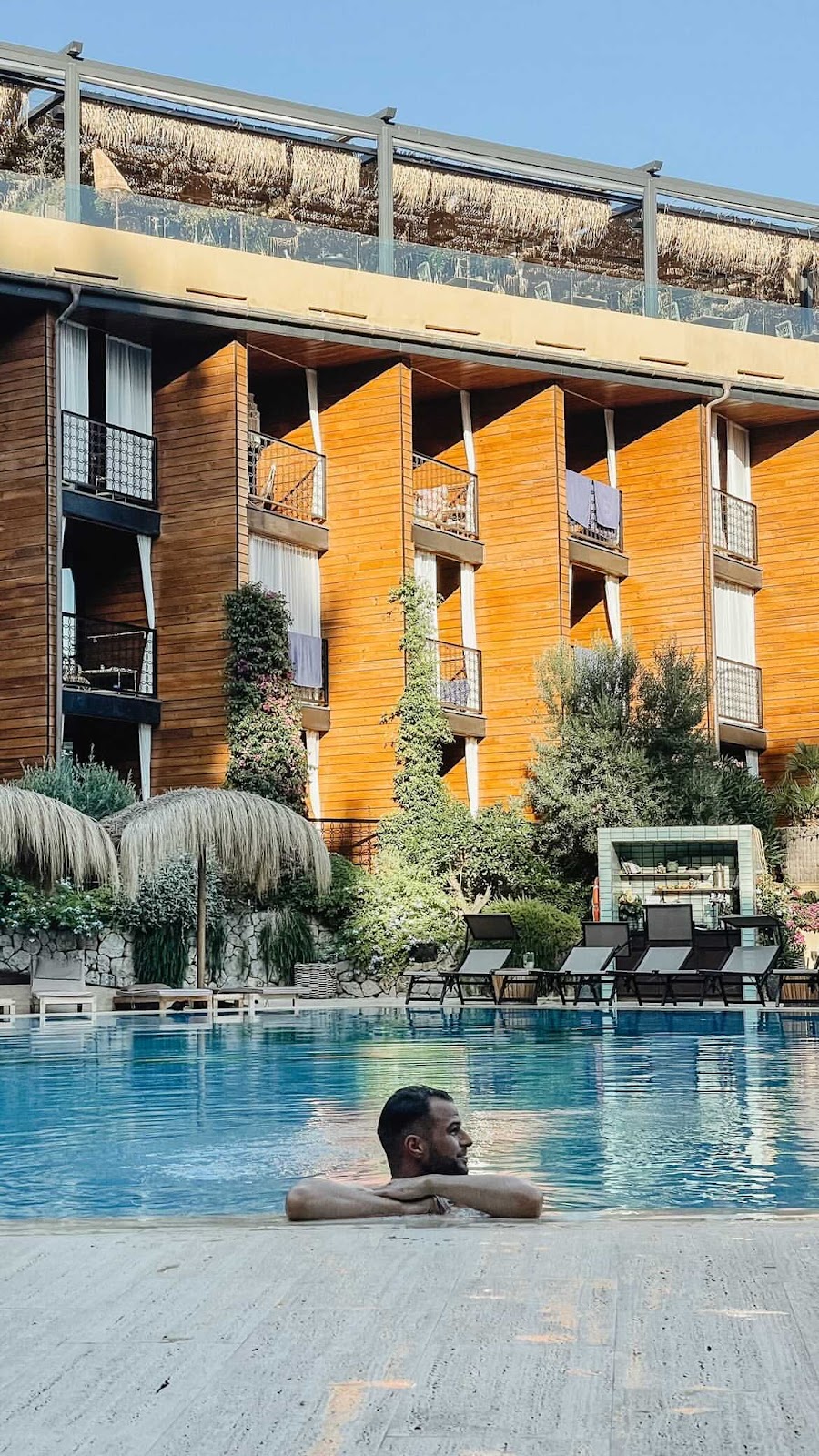 gem image Bikini Island & Mountain Hotels 10