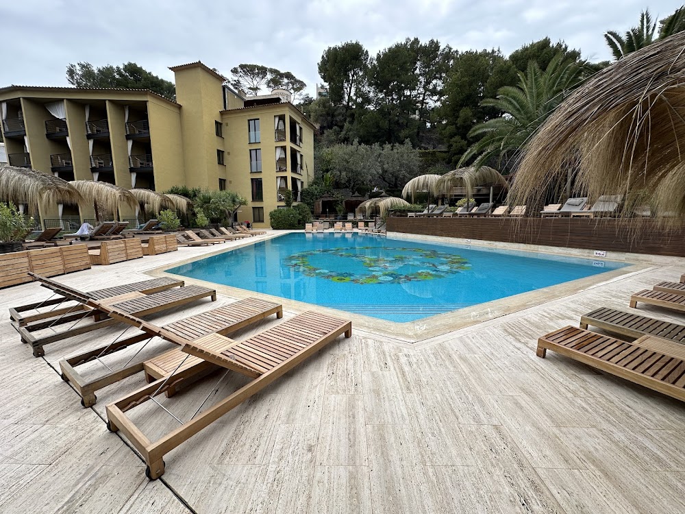 gem image Bikini Island & Mountain Hotels 8