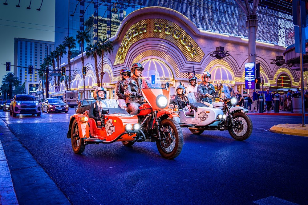 gem image Retro Tour Las Vegas 5