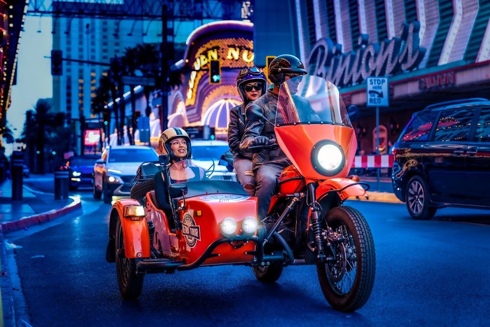 gem image Retro Tour Las Vegas 3