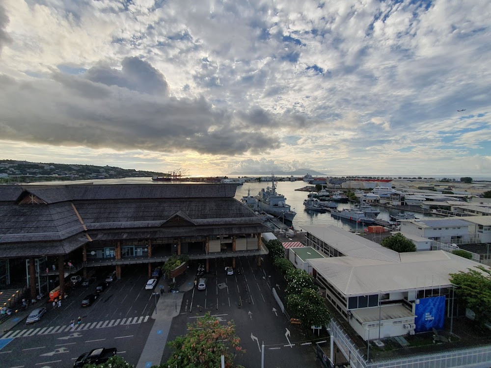 gem image the surfhouse tahiti 7