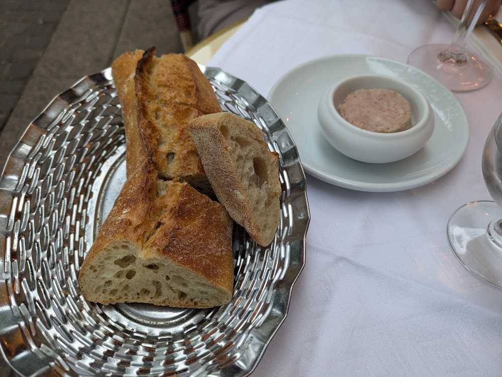 gem image Au Pied de Cochon 7