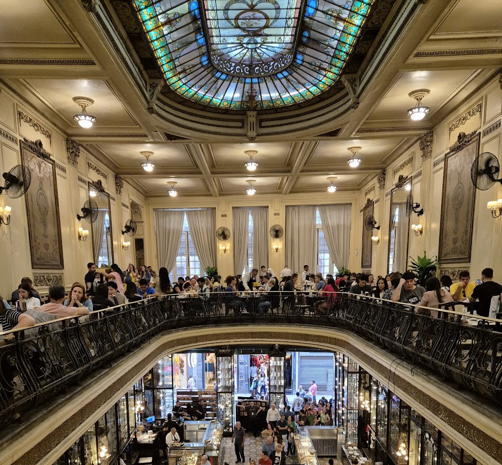 gem image Confeitaria Colombo 4