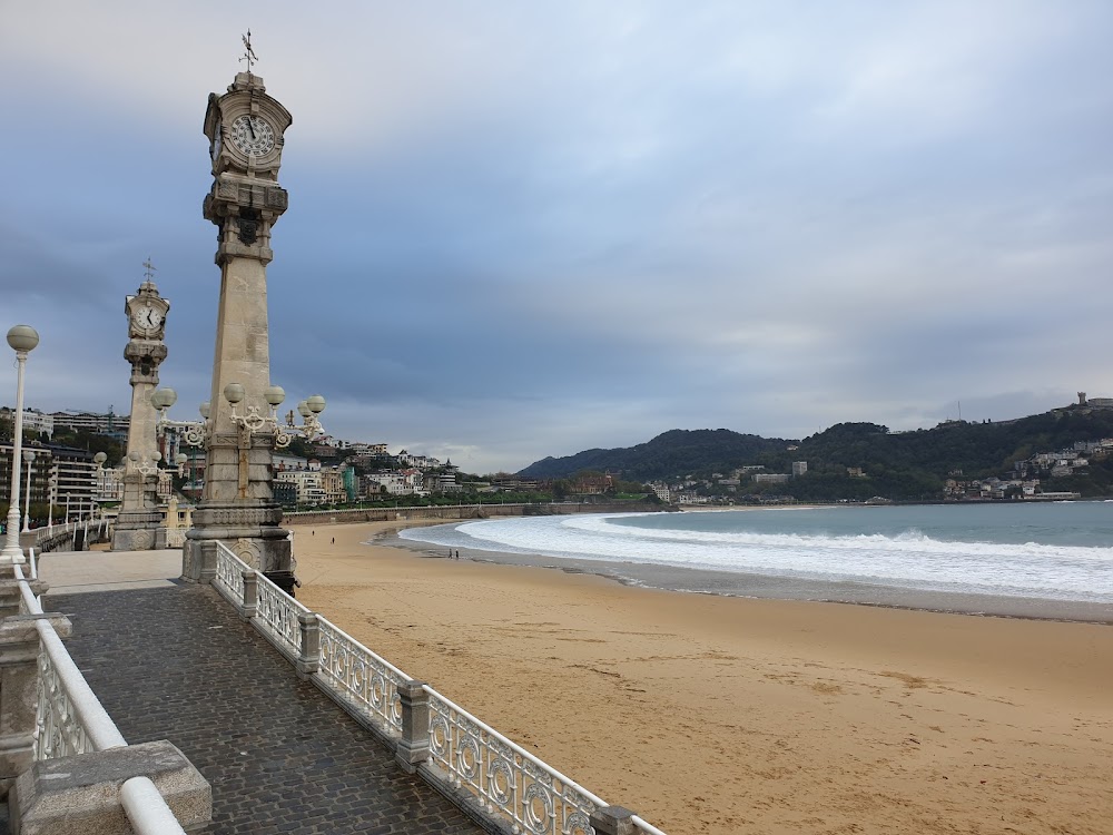 gem image Beach of La Concha 8