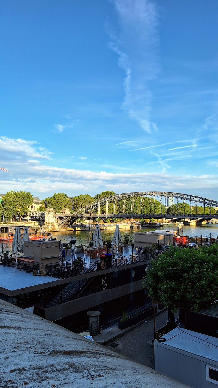place image La Démesure Sur Seine