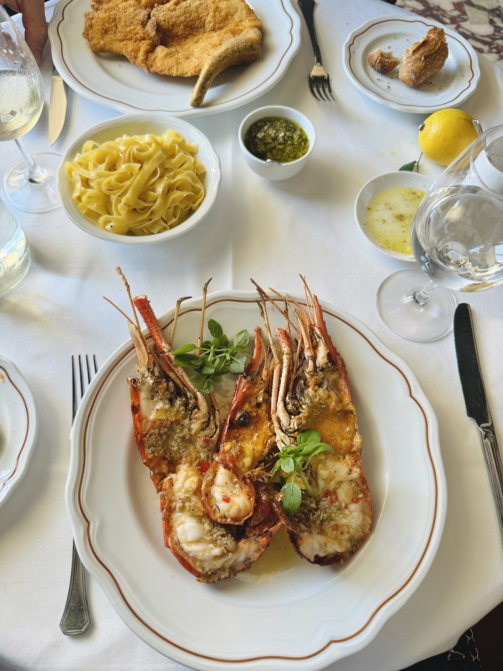 gem image Loulou Restaurant Paris 9