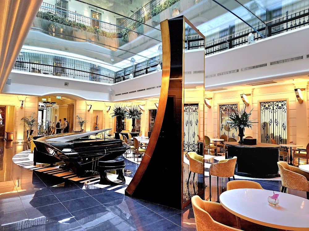 place image High Note SkyBar