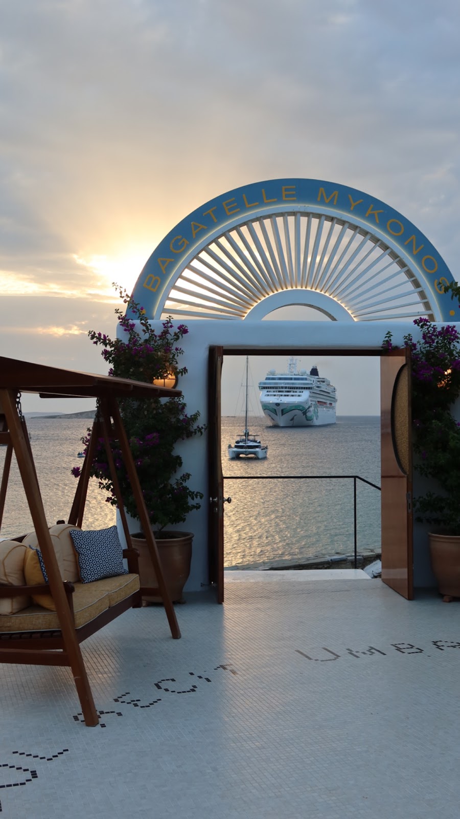 place image Sunset Plaza Mykonos
