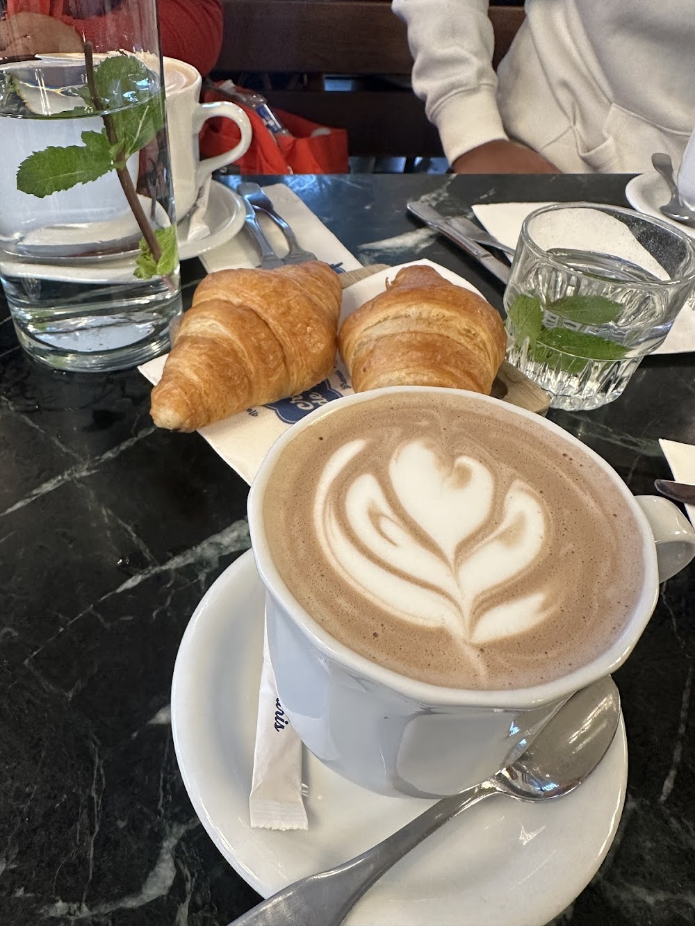 gem image La Crème de Paris Notre-Dame 2