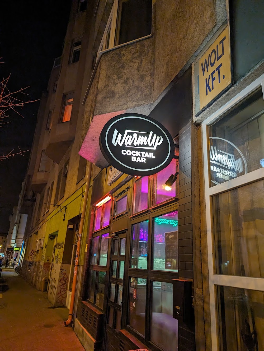 place image Warm Up Cocktail bar