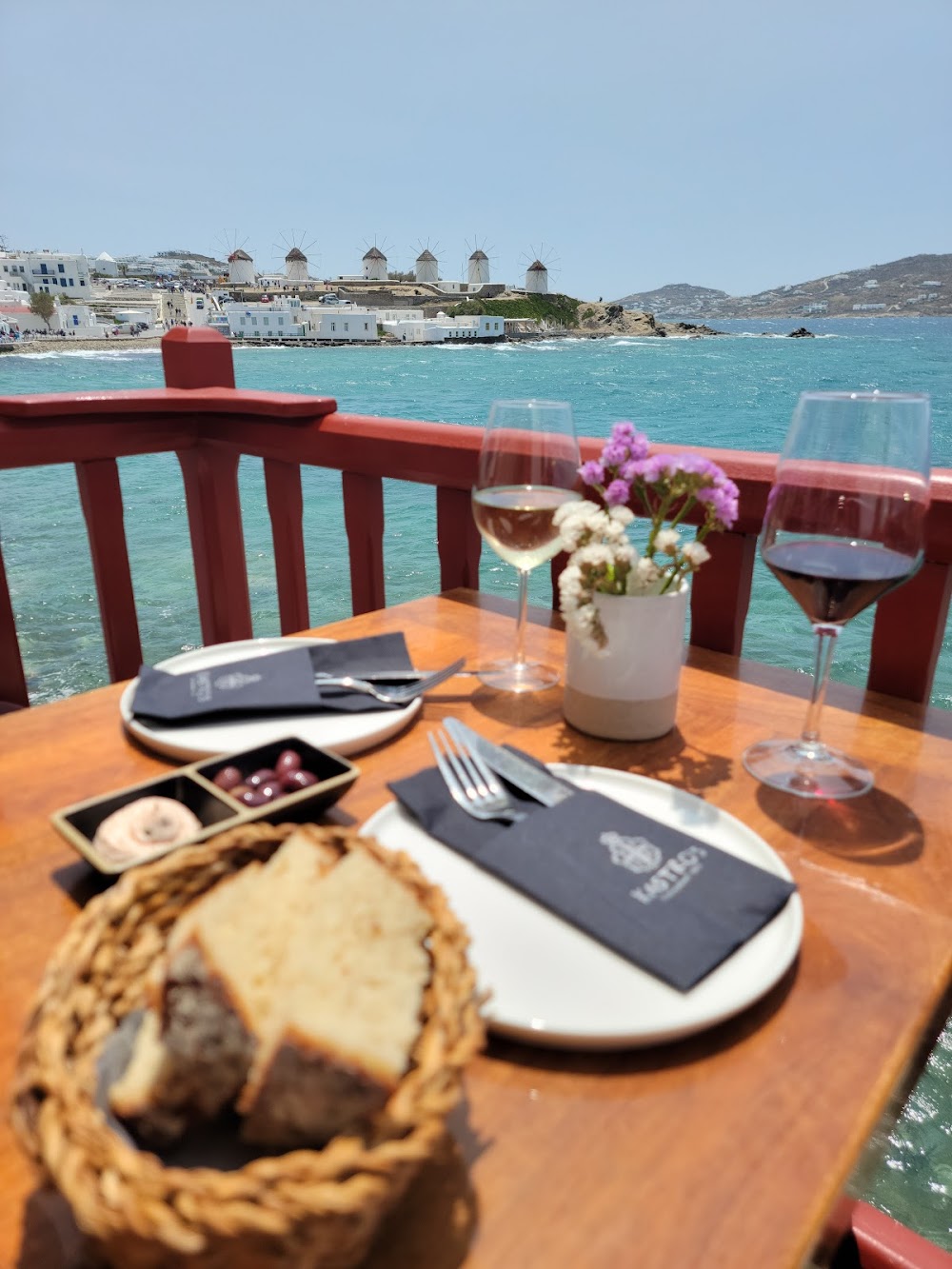 gem image Kastro's Restaurant 8