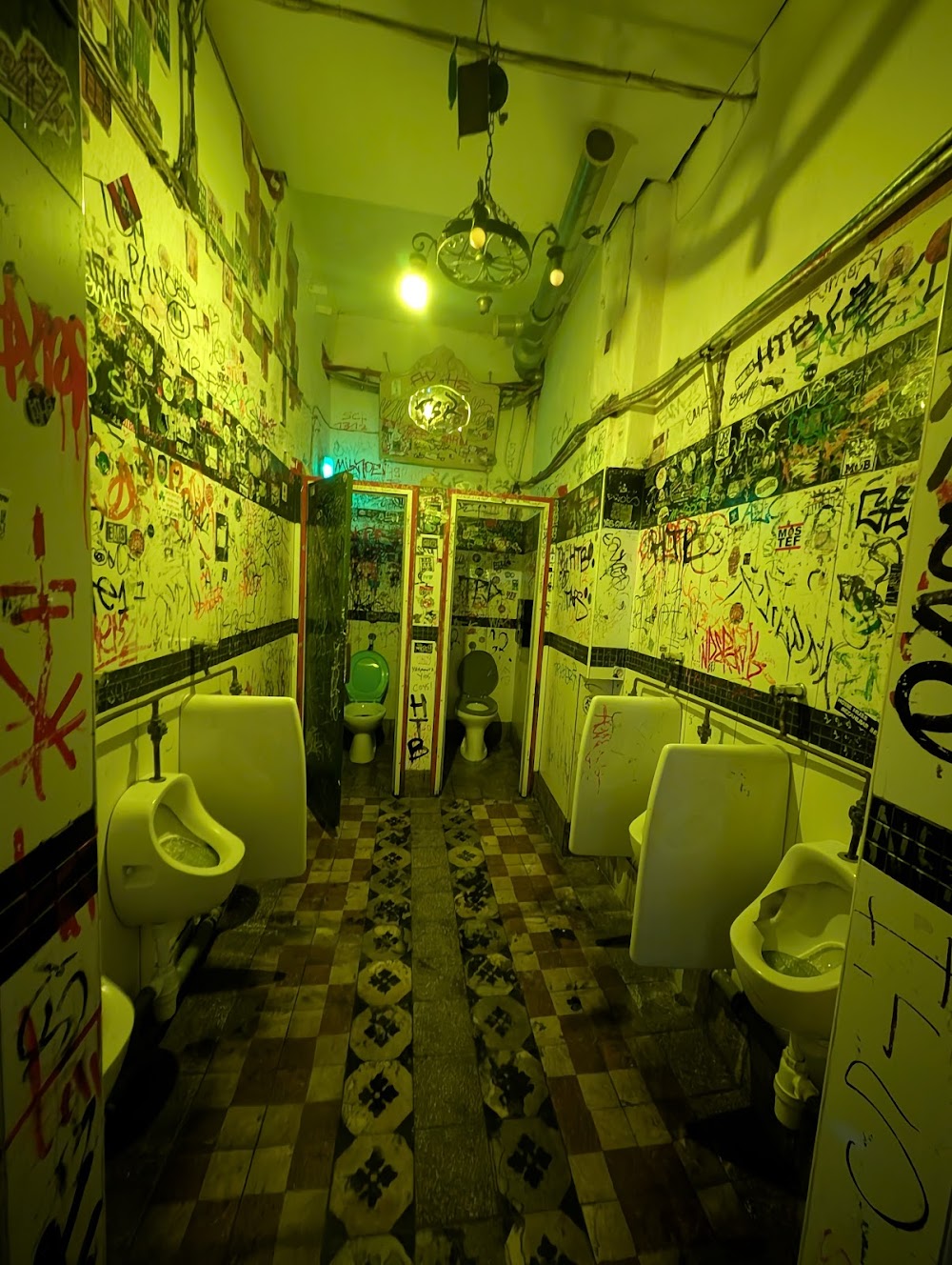 gem image Ruin Bars Budapest 9