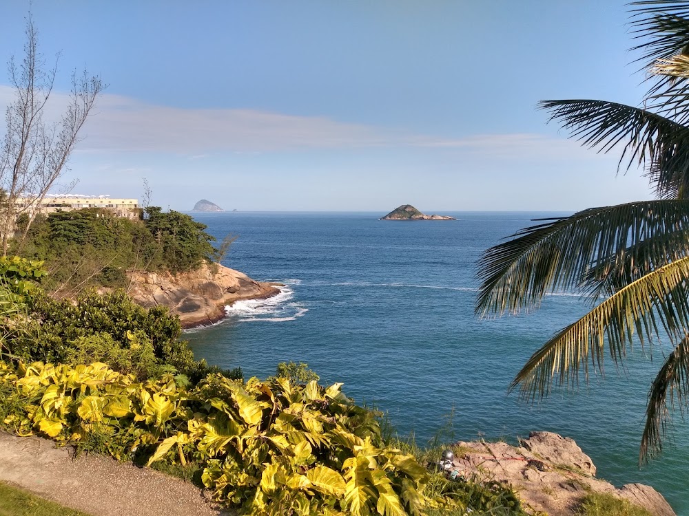 gem image Praia da Joatinga 8