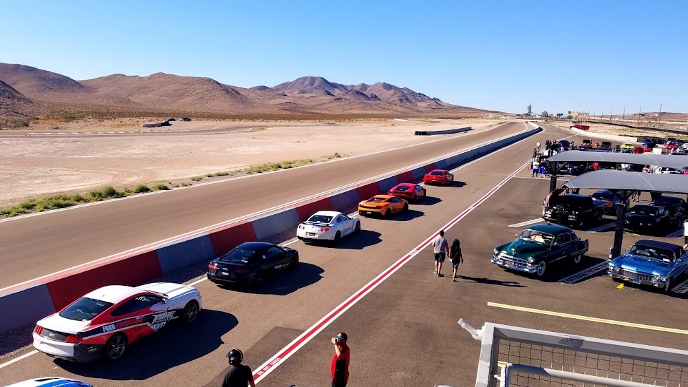 gem image Speed Vegas - Drive Supercars, Go-Karts, and Off-Road 8